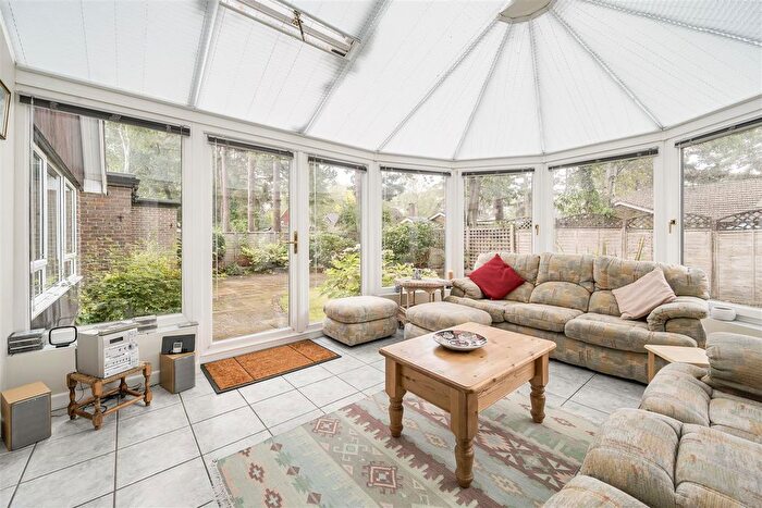 5 Bedroom Detached House For Sale In Edgcumbe Park Drive Crowthorne, Berkshire, RG45