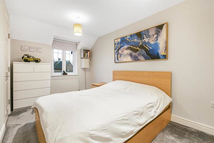 3 Bedroom End Of Terrace House For Sale In Farrier Place, Sutton, SM1