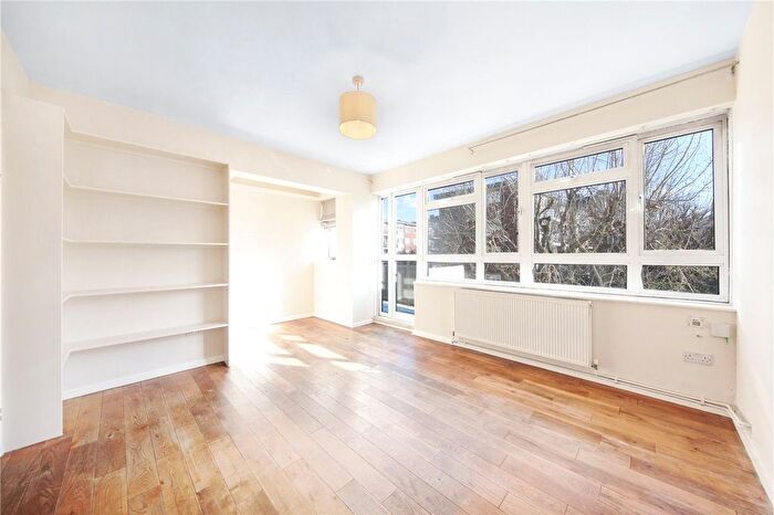 2 Bedroom Flat To Rent In Lonsdale House, Portobello Court, London, W11