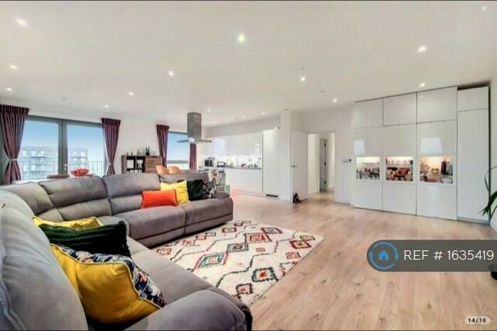 3 Bedroom Flat To Rent In Tiller House, London, E6