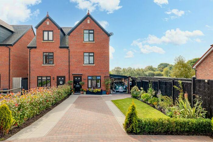 4 Bedroom Semi-Detached House For Sale In Old Court Gardens, Oakmere, CW8