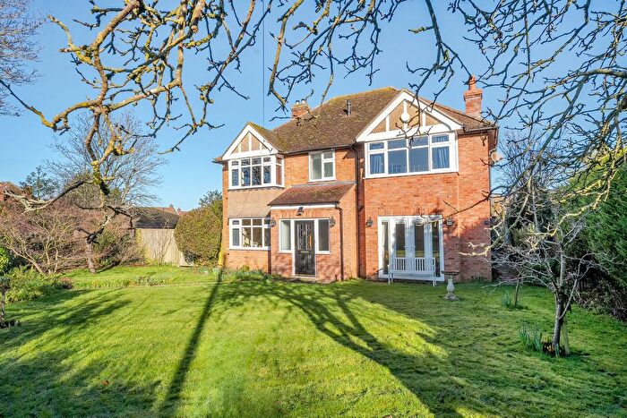 4 Bedroom Detached House For Sale In Shefford Road, Clifton, Shefford, SG17