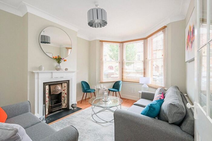 1 Bedroom Flat To Rent In Carr Road, Walthamstow, E17