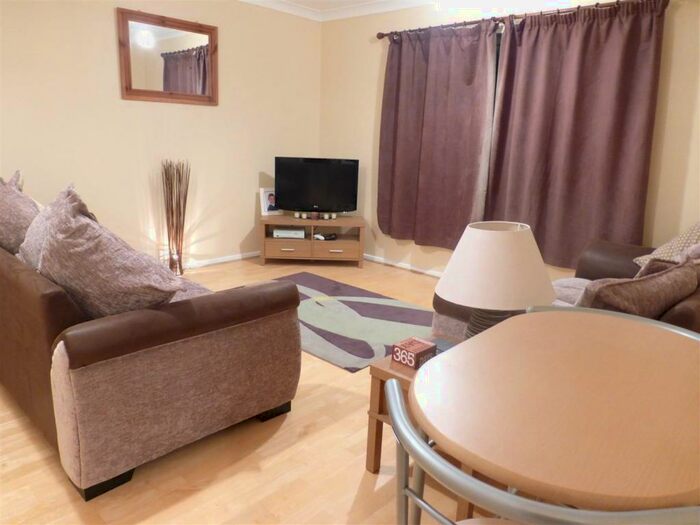 2 Bedroom Ground Flat To Rent In Suckling Place, Woodton, Bungay, NR35