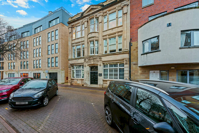 3 Bedroom Penthouse To Rent In Aberdare House, Mount Stuart Square, Cardiff, CF10