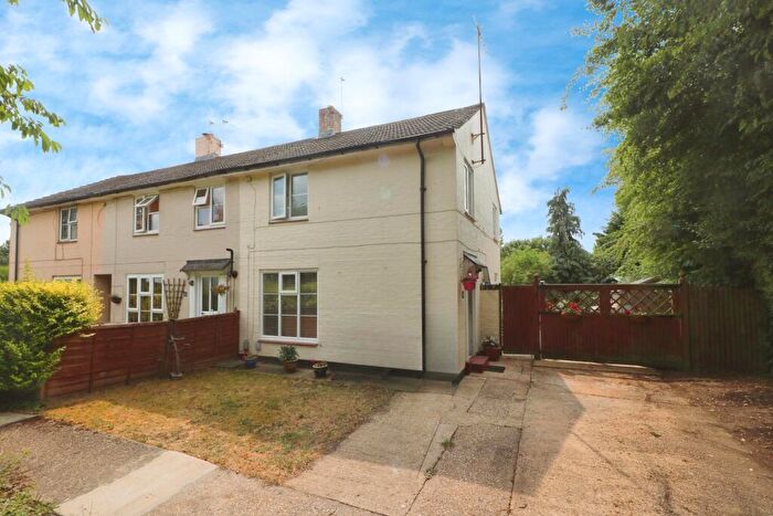 3 Bedroom End Of Terrace House For Sale In Howlands, Welwyn Garden City, AL7