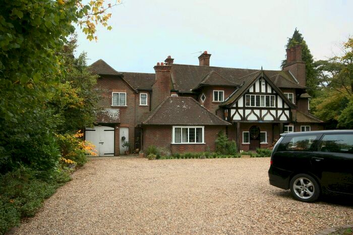 1 Bedroom Flat To Rent In Kingsway, Chalfont St Peter, Gerrards Cross, Bucks, SL9