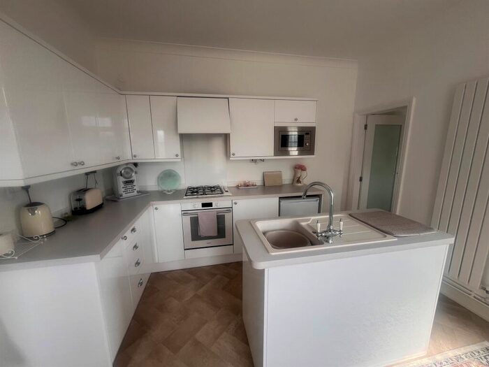 2 Bedroom Semi Detached House For Sale In The Causeway, Burgh Le Marsh