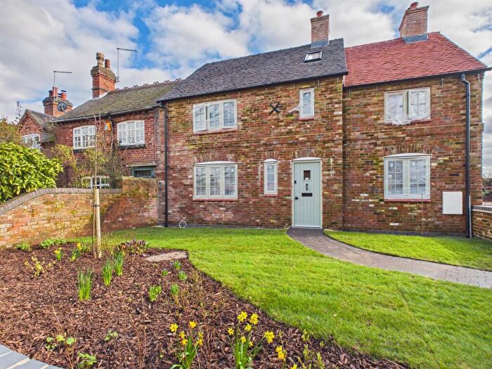 4 Bedroom Semi-Detached House For Sale In Old Mill Mews, Repton, DE65