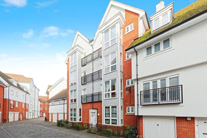 2 Bedroom Flat For Sale In Back Lane, Canterbury, Kent, CT1