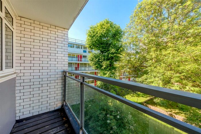 1 Bedroom Flat To Rent In Whitley House, Churchill Gardens, Pimlico, SW1V