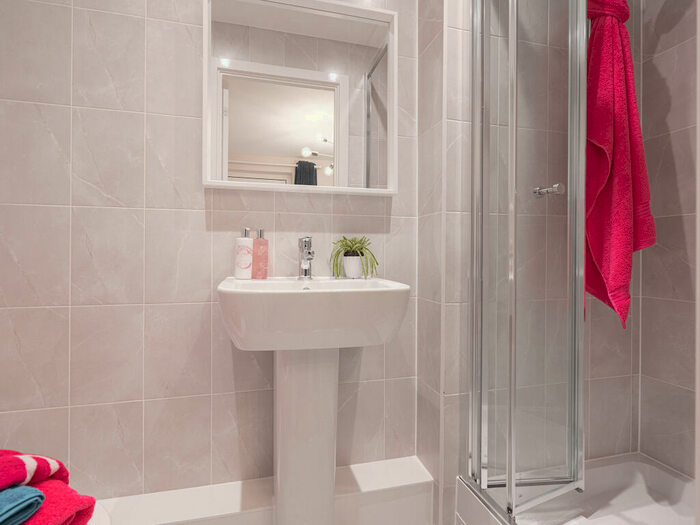2 Bedroom Flat For Sale In Whitmore Place, Holbrook Lane, Coventry, West Midlands, CV6