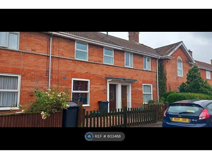 3 Bedroom Terraced House To Rent In Berrydale Avenue, Bridgwater, TA6