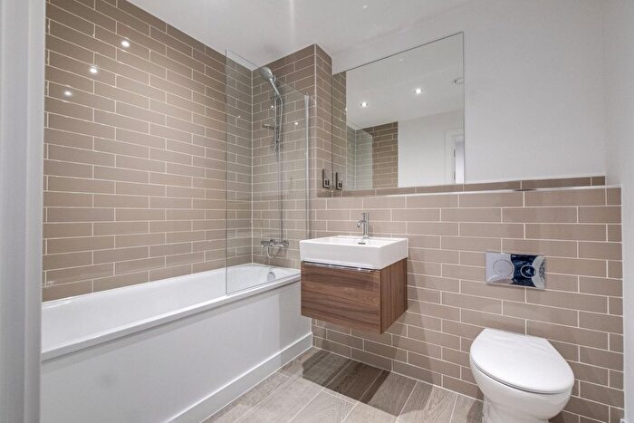 2 Bedroom Flat To Rent In Coventry Road, Sheldon, Birmingham, West Midlands, B26