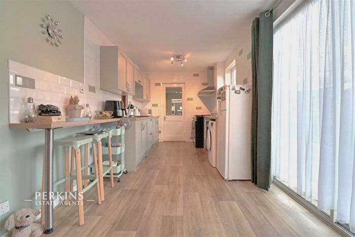 3 Bedroom Semi Detached House For Sale In Greenford, UB6