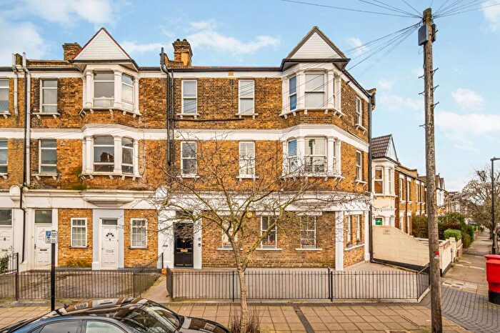 1 Bedroom Flat To Rent In Wells House Road, Park Royal, NW10
