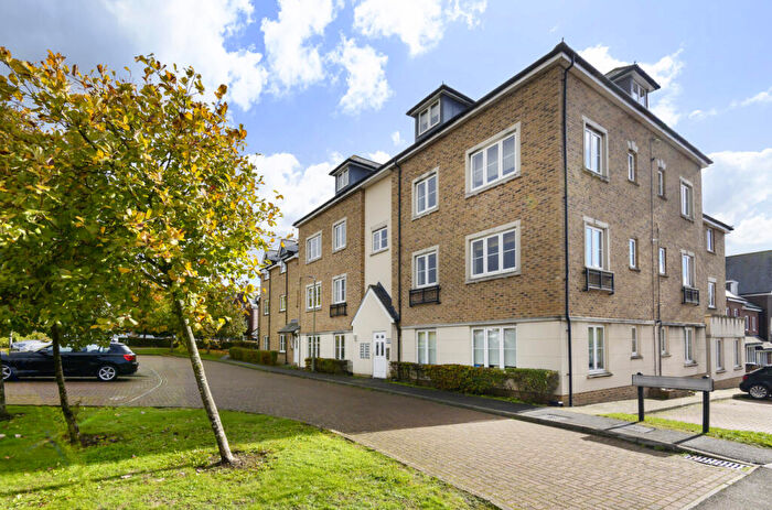 2 Bedroom Flat For Sale In Allington Close, Farnham, GU9