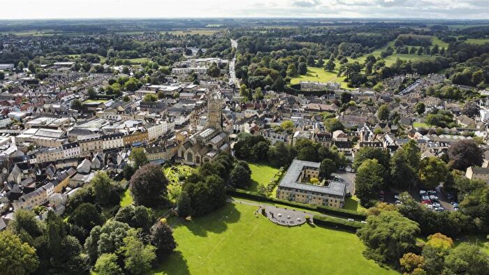 2 Bedroom Flat For Sale In Central Cirencester, GL7