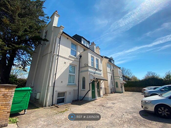 2 Bedroom Flat To Rent In Cleveland Road, Uxbridge, UB8