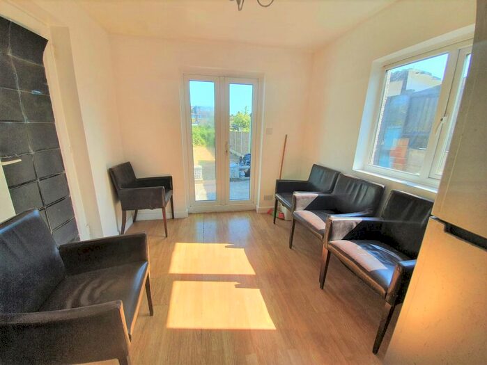 4 Bedroom Terraced House To Rent In Harrow Road, Barking, IG11