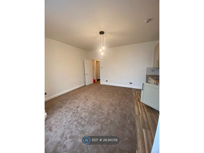 2 Bedroom Flat To Rent In Soundwell Road, Bristol, BS15