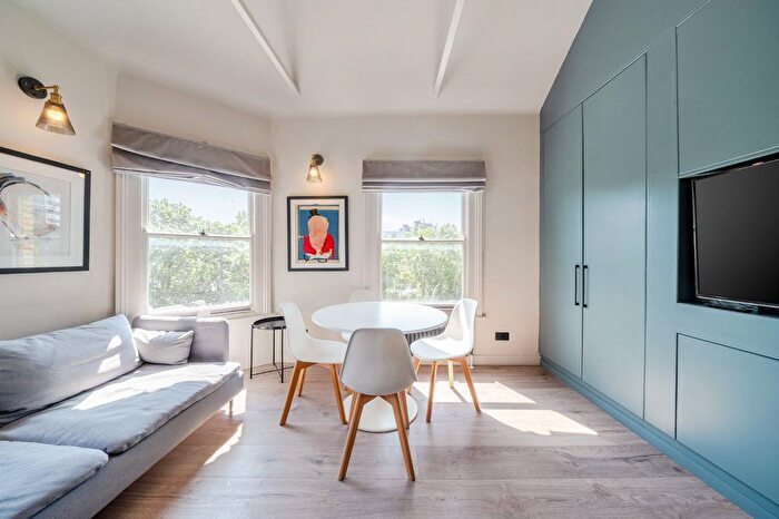 1 Bedroom Flat For Sale In Battersea Park Road, Battersea, London, SW11