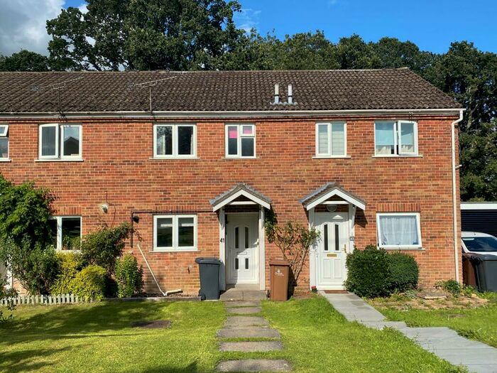 2 Bedroom Terraced House To Rent In Hunters Crescent, Romsey, SO51