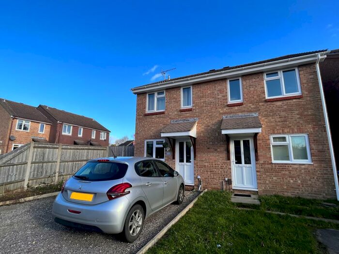 2 Bedroom House To Rent In Snapdragon Close, Locks Heath, SO31