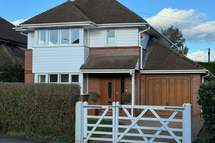 3 Bedroom Detached House To Rent In Maple Rise, Marlow, SL7