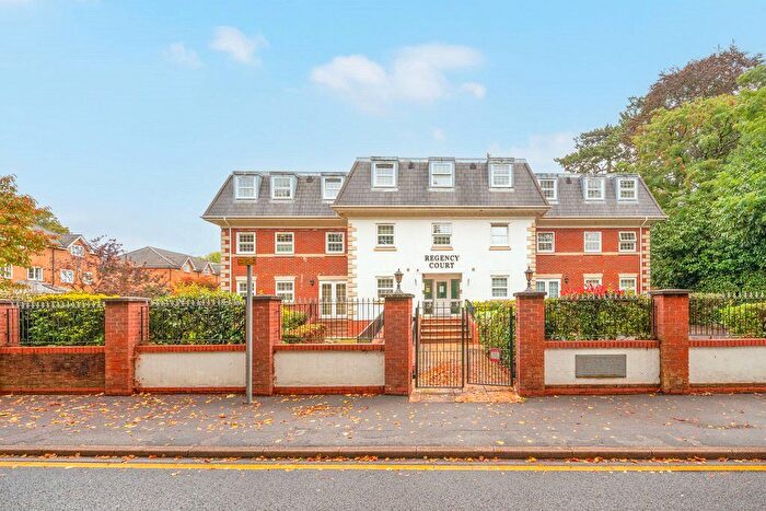 2 Bedroom Flat For Sale In Langley Road, Watford, Hertfordshire, WD17