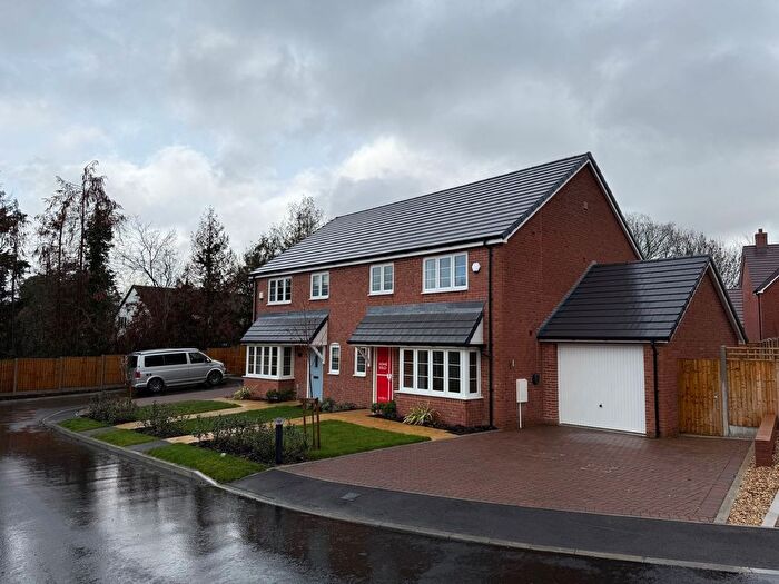 3 Bedroom Semi-Detached House For Sale In Malthouse Close, Shurdington, Cheltenham, GL51