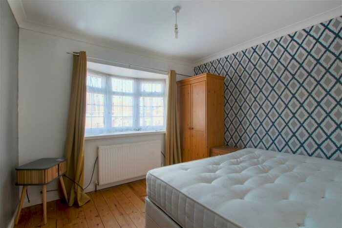 3 Bedroom Detached Bungalow For Sale In Kingston Crescent, Southport, PR9