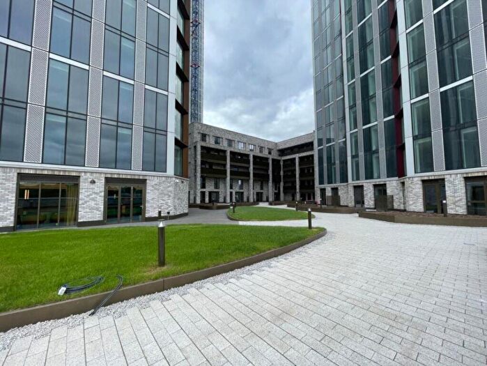 2 Bedroom Apartment To Rent In Park View, Manchester, M4