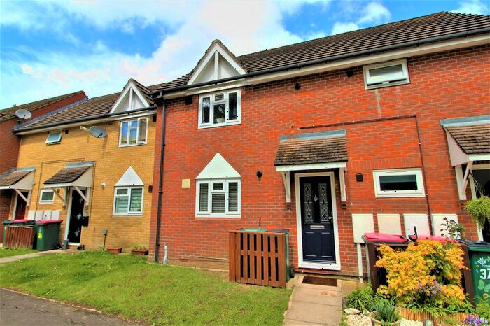 1 Bedroom Maisonette To Rent In Jackson Road, Crawley, West Sussex., RH11
