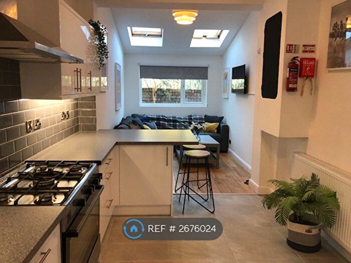 7 Bedroom Terraced House To Rent In Whitby Road, Manchester, M14