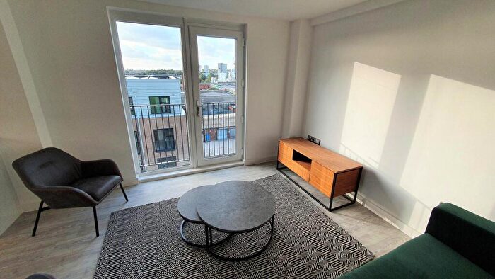 2 Bedroom Apartment To Rent In Middlewood Plaza, Craven St, M5