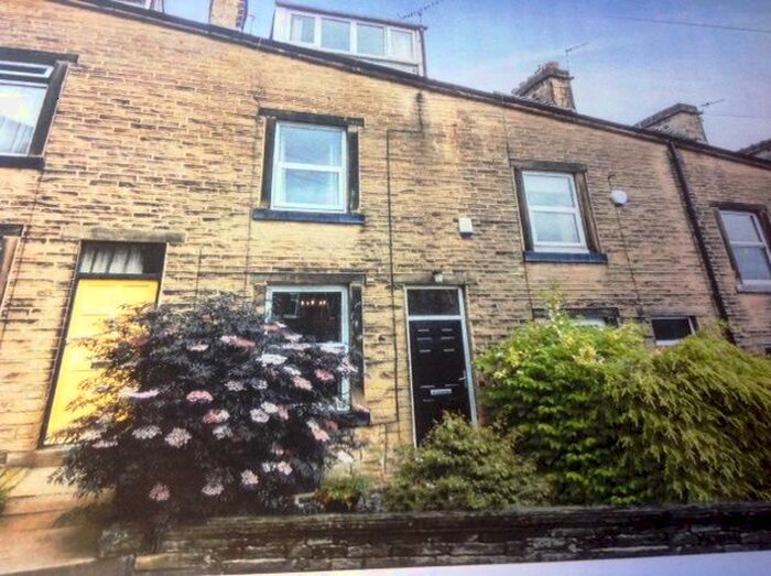 3 Bedroom Terraced House To Rent In Nethermoor View, Bingley, BD16