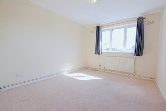 2 Bedroom End Of Terrace House To Rent In Hogarth Crescent, Colliers Wood, SW19