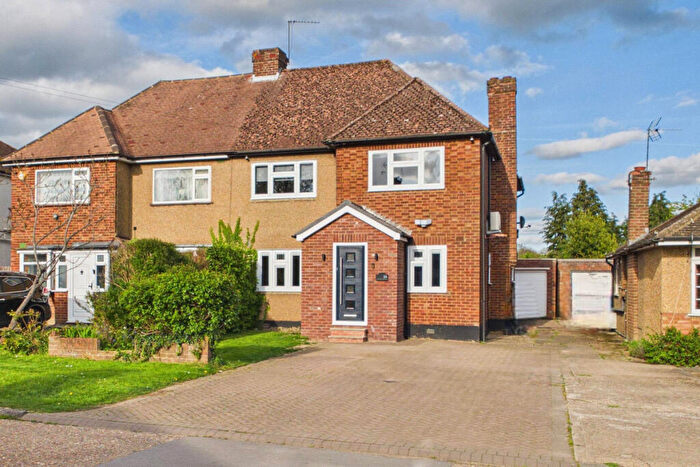 4 Bedroom Semi Detached House For Sale In Adeyfield Gardens, Hemel Hempstead, HP2