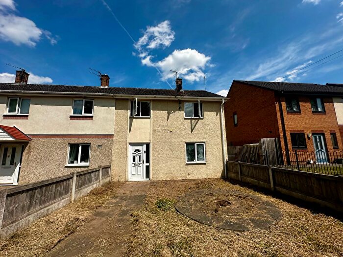 3 Bedroom Property To Rent In Bahram Grove, New Rossington, Doncaster, DN11