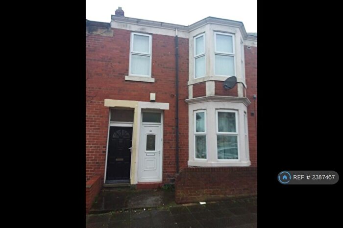 3 Bedroom Flat To Rent In Fern Dene Road, Gateshead, NE8