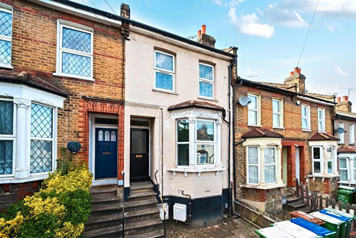3 Bedroom Terraced House For Sale In Maximfeldt Road, Erith, DA8