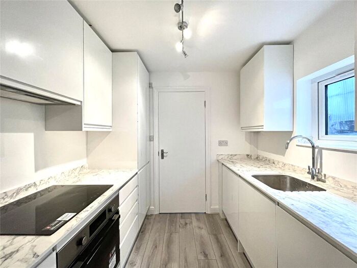 4 Bedroom Terraced House To Rent In Bury Street, London, N9