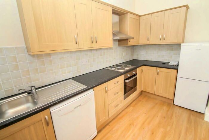 4 Bedroom End Of Terrace House To Rent In Roman View, Roundhay, Leeds, LS8