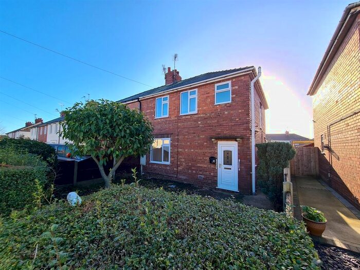 4 Bedroom Semi-Detached House To Rent In Grange Road, Retford, DN22