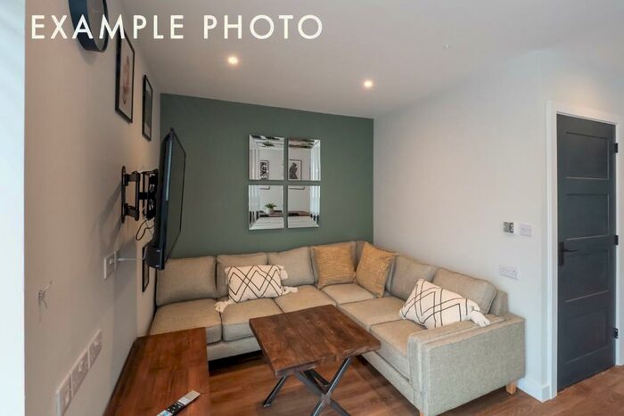 5 Bedroom Semi-Detached House To Rent In Capricorn Way, Salford, Greater Manchester, M6