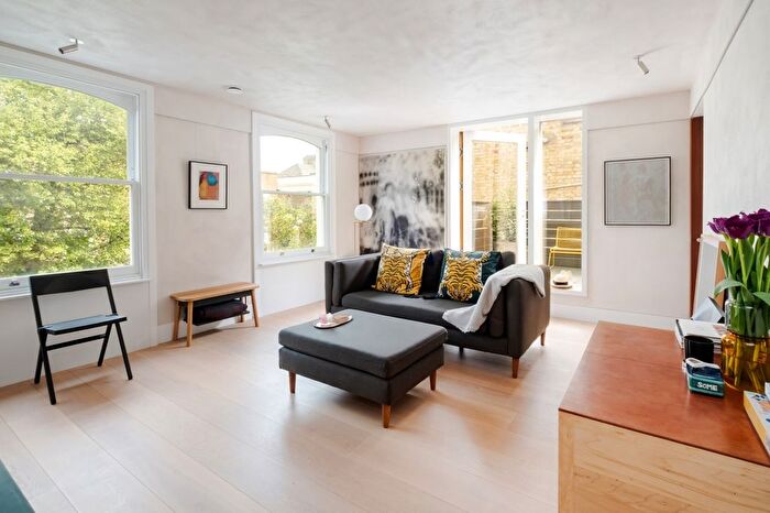 2 Bedroom Flat To Rent In Beresford Road, London, N5
