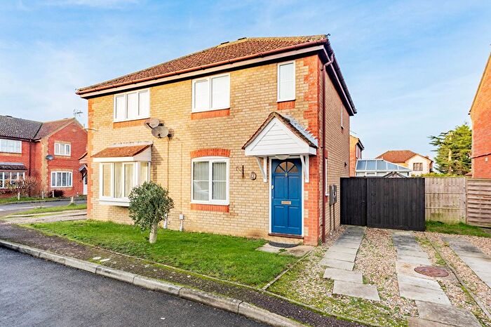 2 Bedroom Semi Detached House For Sale In Hunters Oak, Watton, IP25
