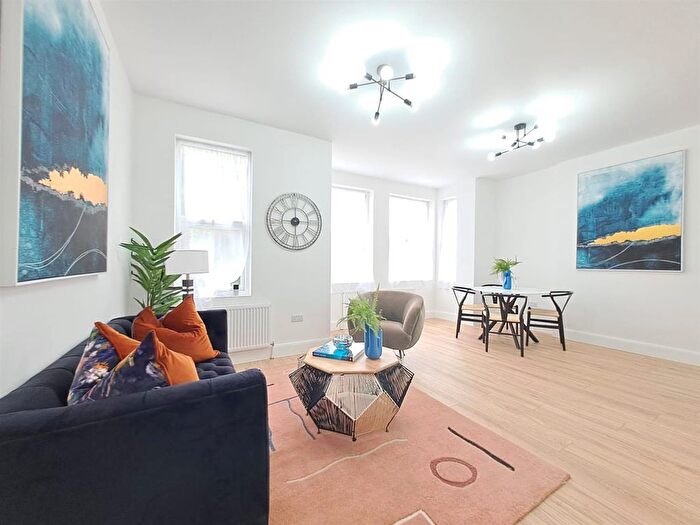 3 Bedroom Flat To Rent In Eagle Road, Wembley, HA0