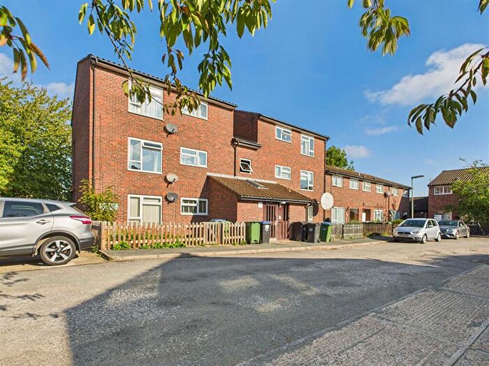 2 Bedroom Apartment To Rent In Dunbar Court, Clements Road, Walton On Thames, KT12